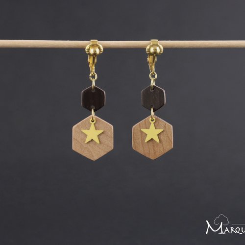 Clips d'oreille deux hexagones en bois et étoile métal jaune