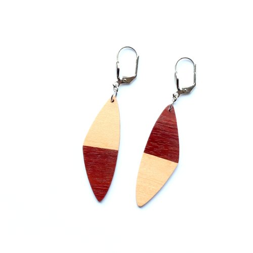 Boucles d'oreille allongées en bois bicolore en marqueterie