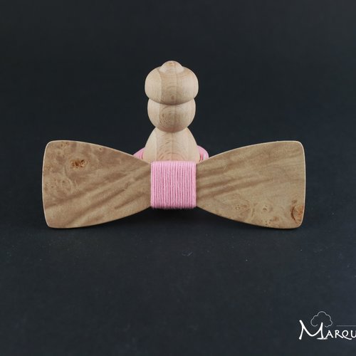 Noeud papillon en bois précieux loupe d'érable rose
