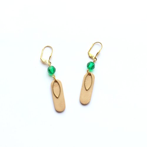 Boucles d'oreilles en bois bâtonnet en bois et perle à facettes verte