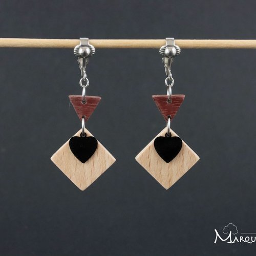 Cadeau de saint valentin : clips d'oreilles bois formes géométriques carré triangle et breloque métal coeur