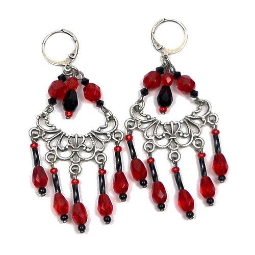 Boucles d'oreilles dormeuses rouges noires argentées à chandeliers et perles en verre, hippie chic 