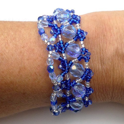 Bracelet tissé créateur en argent et cristal et verre bleu saphir, glamour