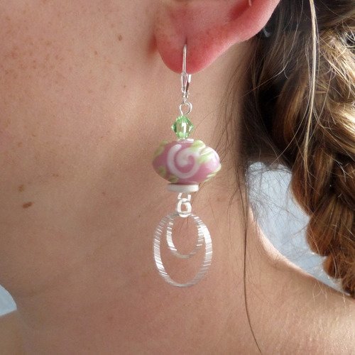 Boucles d'oreilles dormeuses en argent, perles verre, cristal céramique rose vert blanc