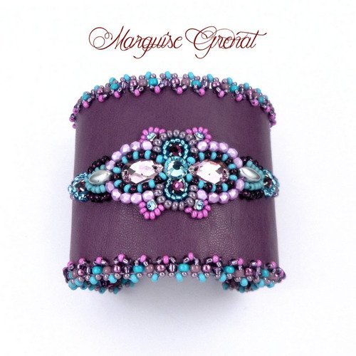 Bracelet manchette brodé violet bleu créateur haute couture cuir cristal