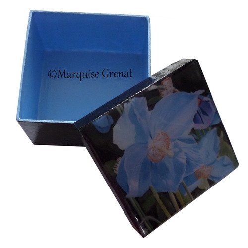 Boîte dart carrée fleurs de pavots bleus