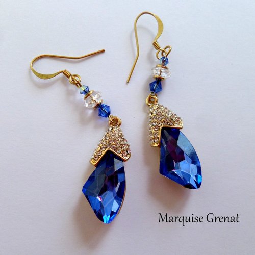 Boucles d'oreilles pendantes bleues dorées à strass et cristal