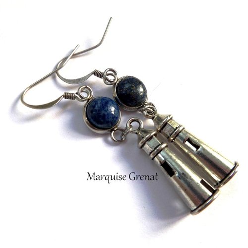 Boucles d'oreilles pendantes en laiton argenté et lapis lazuli thème marin phares
