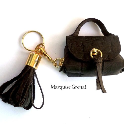 Bijou de sac porte clés en cuir marron laiton doré pompon mini sac à main