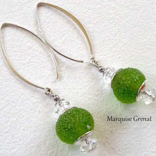 Boucles d'oreilles pendantes en argent perles créateur verre filé vert et cristal de roche