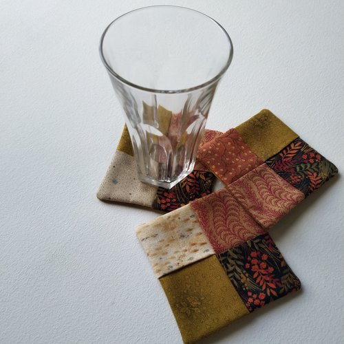 Dessous de verres en tissu - tons ocre et bordeaux