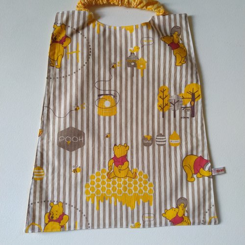 Bavoir serviette maternelle winnie l'ourson