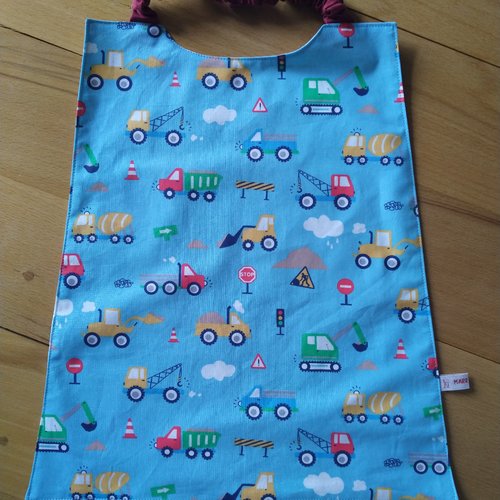 Bavoir serviette maternelle engins et tracteurs