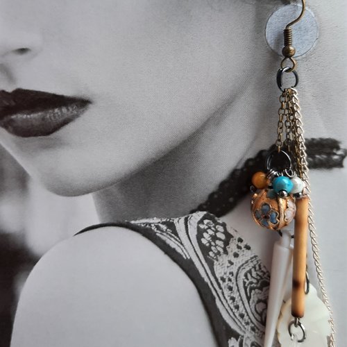 Bijou unique - boucles d'oreilles longues pendantes perles miracle multicolores et feuille nacre