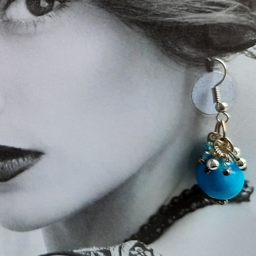 Boucles d'oreilles romantiques - boule à facettes bleue et argent
