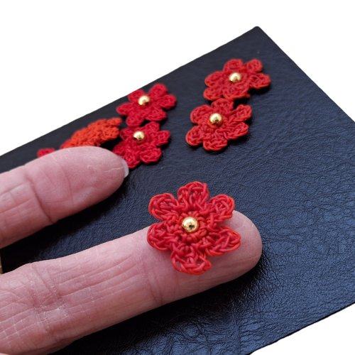 Lot 8 fleurs applique au crochet 2 cm scrapbooking customisation