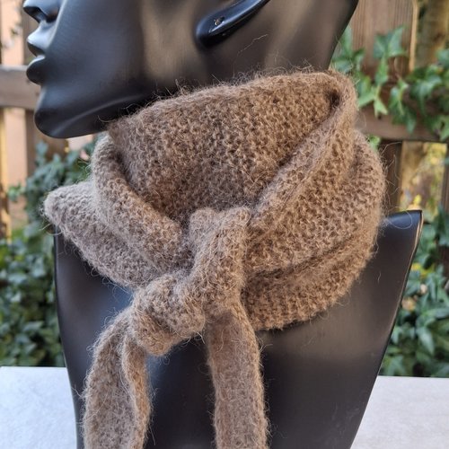 Echarpe sophie tricotée main, laine couleur taupe, accessoire hiver tendance