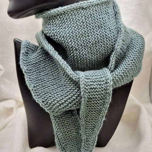 Foulard montmartre tricoté main, laine mérinos, vert mousse
