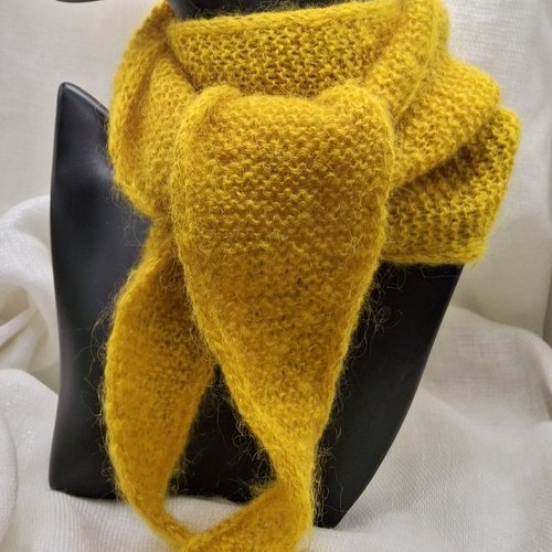 Foulard sophie tricoté main couleur moutarde, écharpe montmartre