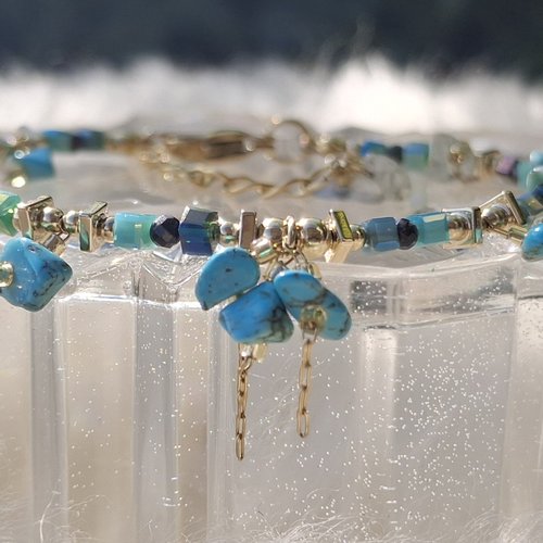 Bracelet pierres naturelles et perles africaines – turquoise, bleu, gris – acier inoxydable doré
