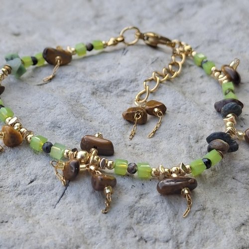Bracelet pierres naturelles et perles africaines – marron, vert – acier inoxydable doré