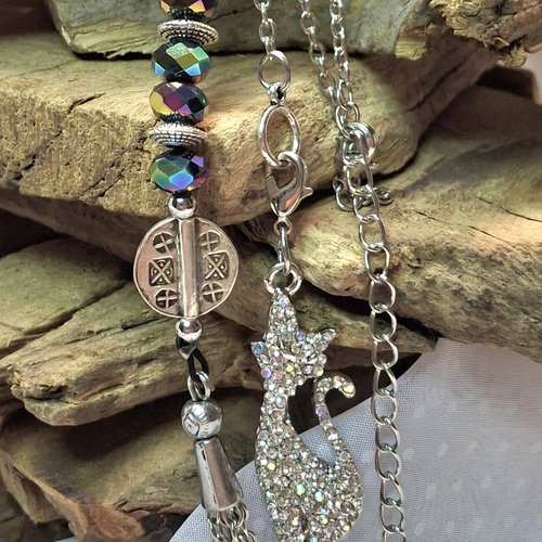 Sautoirs artisanaux en rhodium avec pendentifs modulables "félin etincelant" ou "minéral organique"