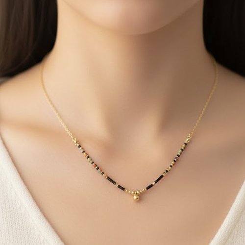 Collier fin "éclats de couleurs sur fil de nuit " fait main