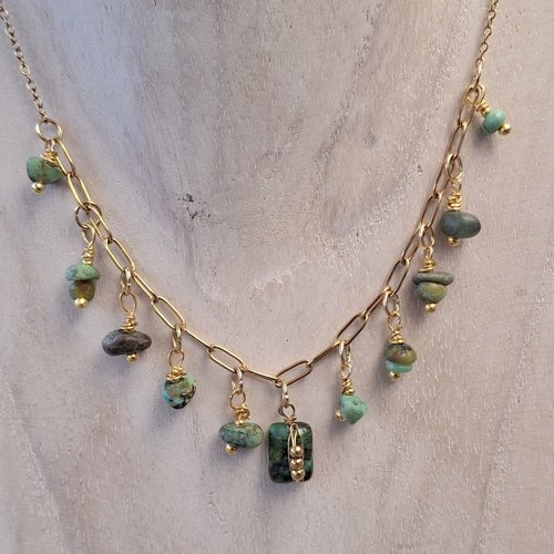 Collier "esprit vert" - pampilles pierres africaines et acier doré