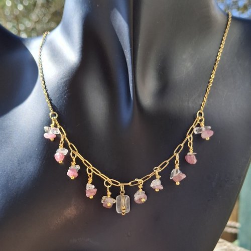 Collier "aurore boréale" – rhodonite rose & quartz – acier inoxydable doré