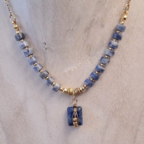 Collier "abysse" – sodalite & pendentif travaillé en lapis lazuli