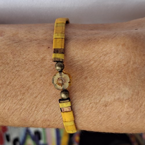 Bracelet femme perles tila jaunes & fleur de verre - lien coulissant