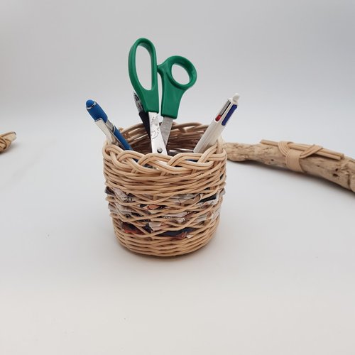 Pot à crayons - douillette à lunettes - télécommandes - en rotin naturel  écru - papier magazine recyclé