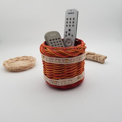 Pot à crayons - douillette à lunettes - télécommandes - en rotin naturel  rouge et jaune