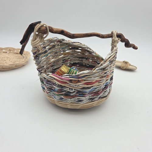 Mini panier - vide-coche en rotin et papier recyclé - anse bois - fait main