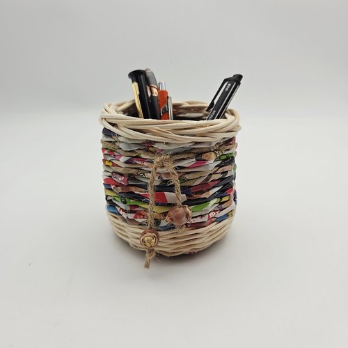Pot à crayons - douillette à lunettes - télécommandes - en rotin naturel  écru - papier magazine recyclé - boutons céramique