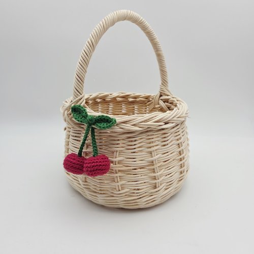 Petit panier rond en rotin écru - décorations cerises- anse rotin