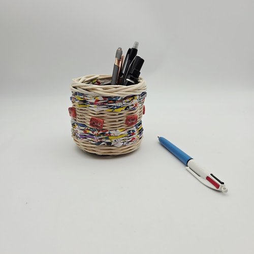 Pot à crayons - douillette à lunettes - télécommandes - en rotin naturel  écru - papier magazine recyclé - boutons céramique