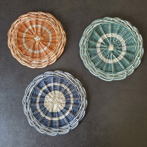 Plateau - dessous de plat - volette - décoration murale en rotin naturel écru et papier recyclé- plateau de service