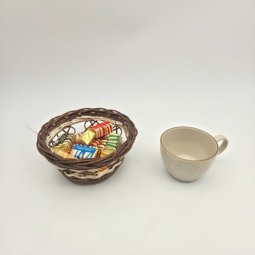 Vide-poche - coupelle - petite corbeille ronde  en rotin naturel écru et marron - fait main