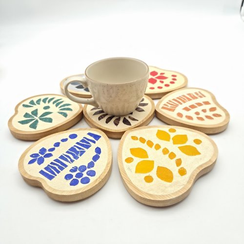 Sous-verres - dessous de bouteilles - coeur mosaique sur support bois