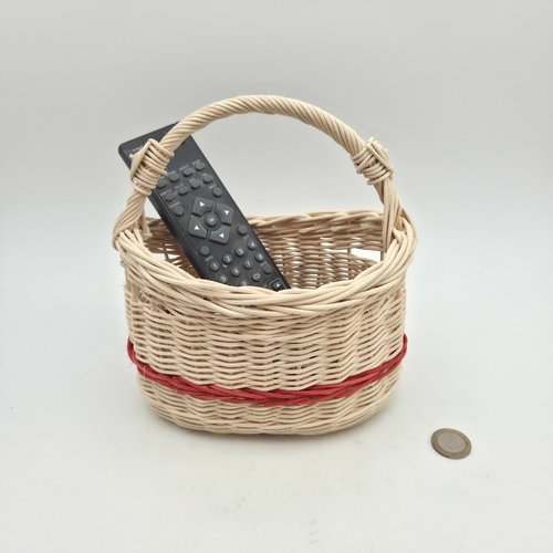 Mini panier ovale idéal pour enfant en rotin naturel écru et rouge - anse rotin - entièrement tressé main