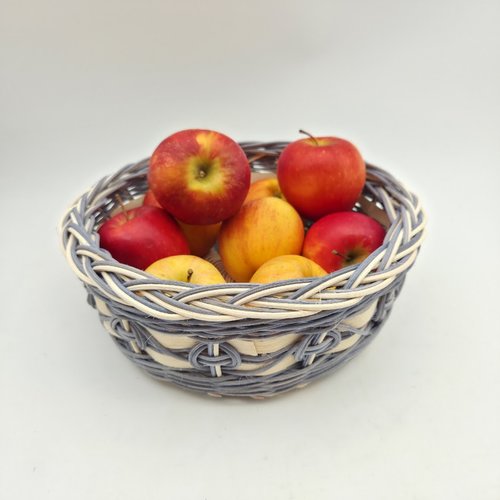 Corbeille ronde en rotin naturel écru et bleu ardoise - fait main
