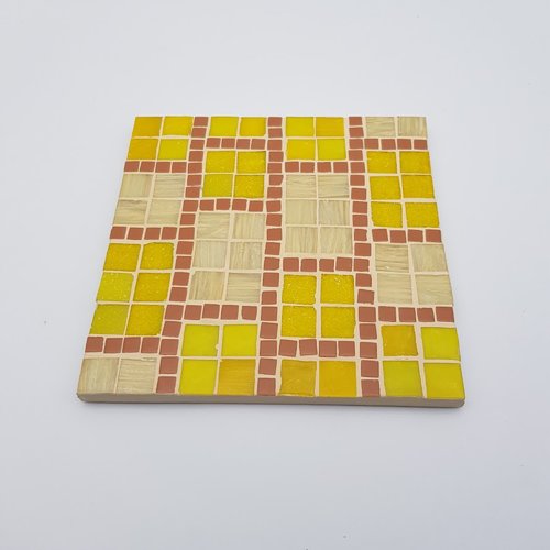 Dessous de plat jaune et marron - mosaique pâtes de verre  - fait main