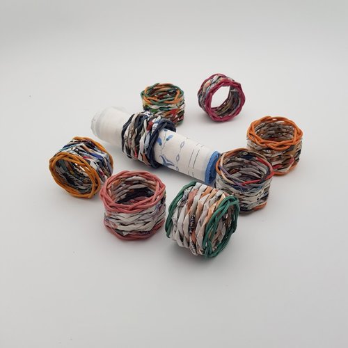 Anneau de serviette - rond de serviette - rotin et papier recyclé - fait main - vendus à l'unité