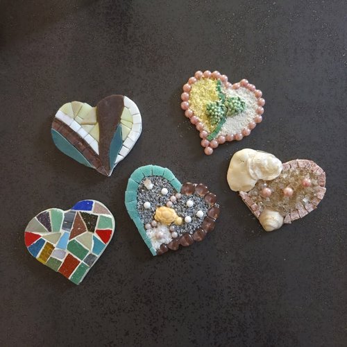 Magnets - aimants de réfrigérateur - coeurs mosaique - fait main
