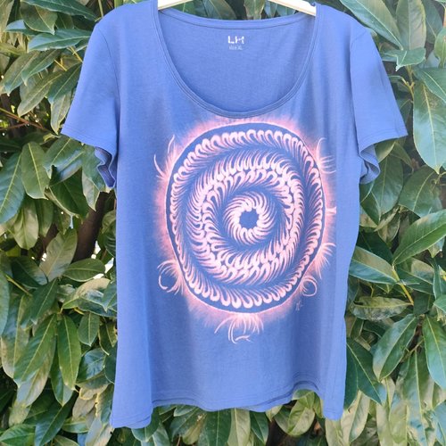 Tee-shirt bleu eclipse