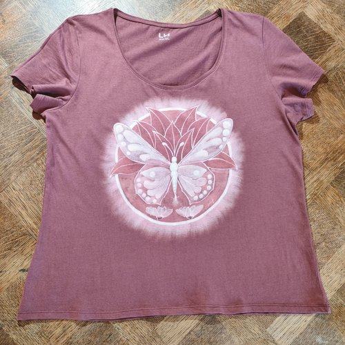 Tee-shirt marron papillons mandala