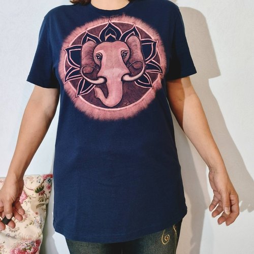 Tee-shirt bleu marine éléphant mandala