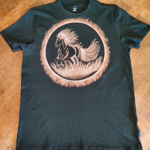 Tee-shirt noir cheval de feu