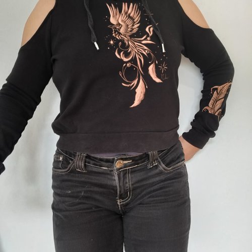 Croc top manches longues, épaules dénudées et capuche phoenix peint à la main